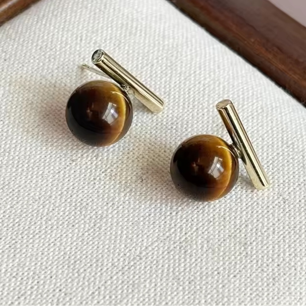 Vintage Tiger’s Eye Stud Earrings — Classic Gold Tone - Picture 4 of 10